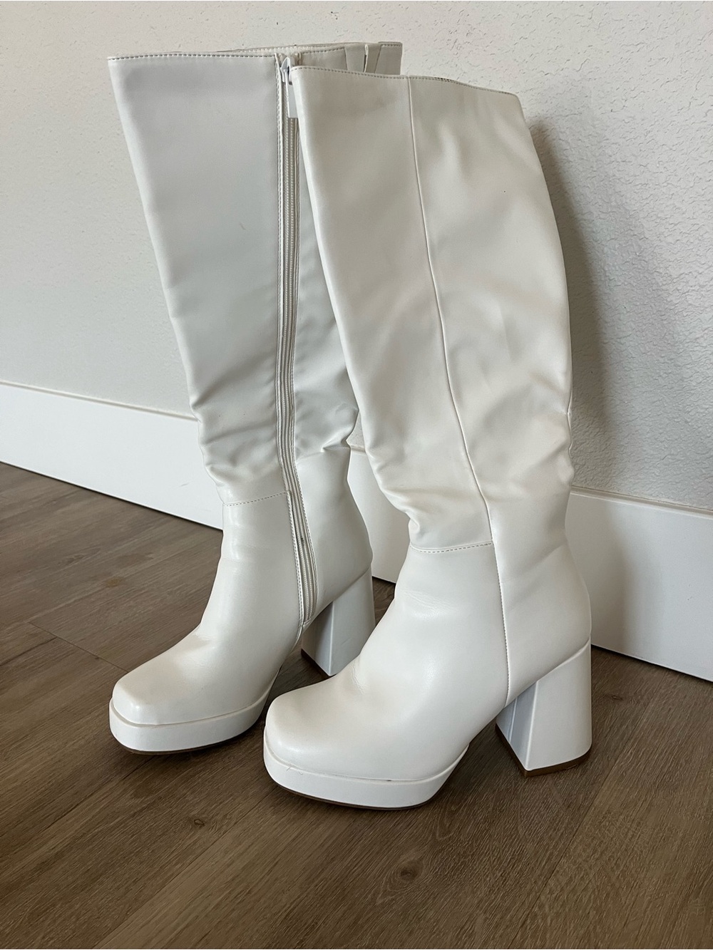 Madeline-102 Pazzle White Boots
